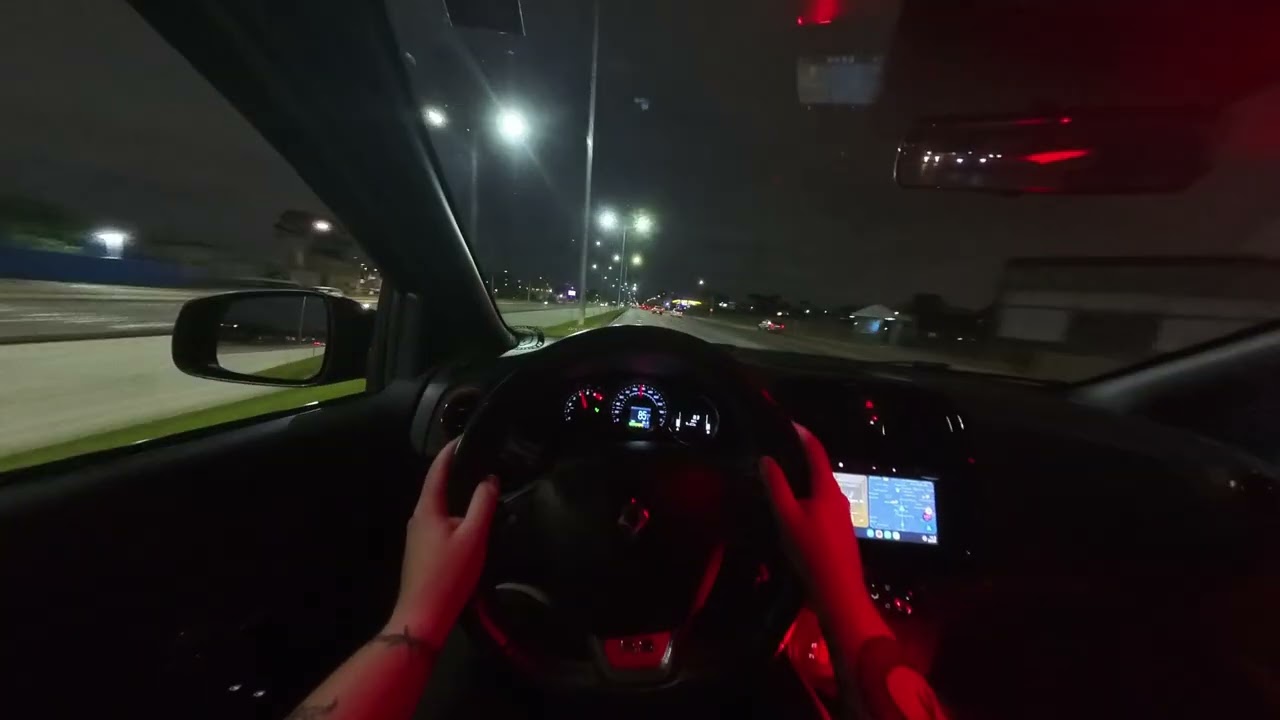 Sandero RS na Madrugada