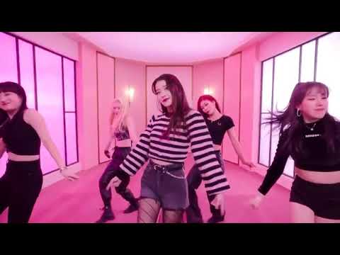 IU dancing celebrity so pretty omg