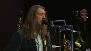 Grab Ahold - Oliver Wood (LIVE on Mountain Stage)