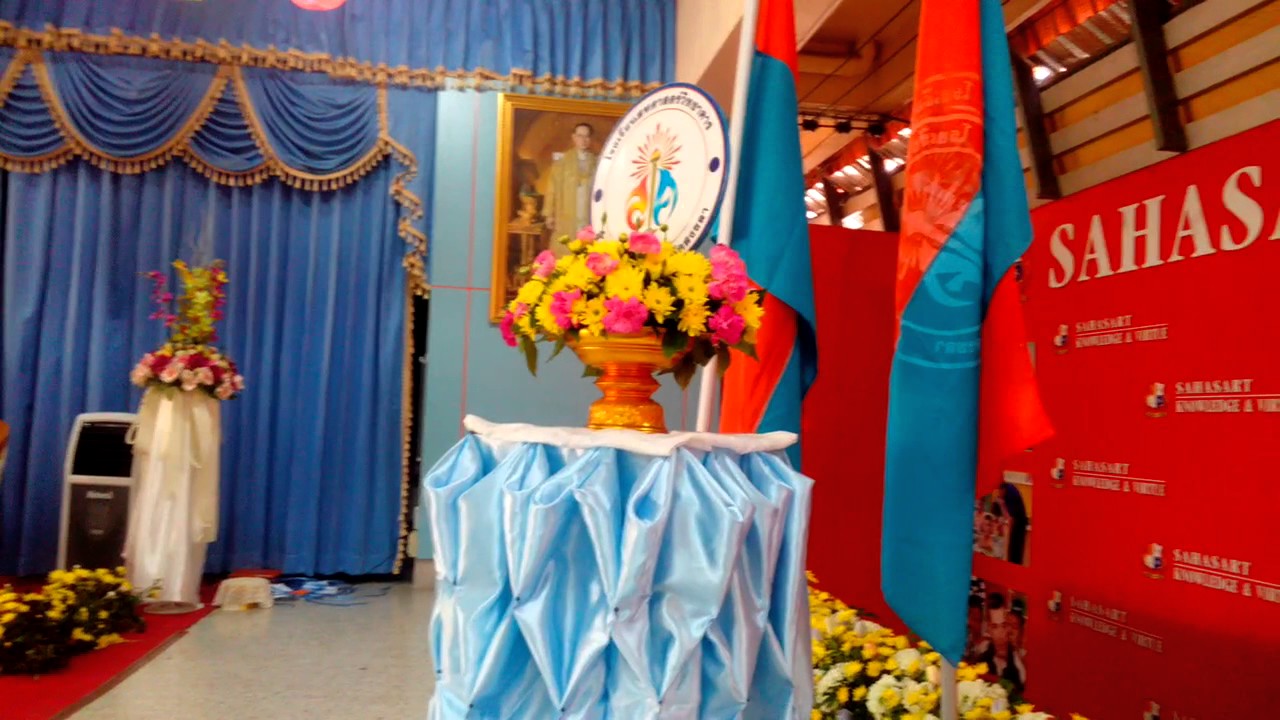 นักเรียนชั้น ป.6 ร่วมร้องเพลงมาร์ชโรงเรียน พิธีมอบวุฒิบัตร ประจำปี2559 โรงเรียนสหศาสตร์วิทยาคาร