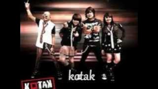 Kotak - mencintai ku & dia(lyric)