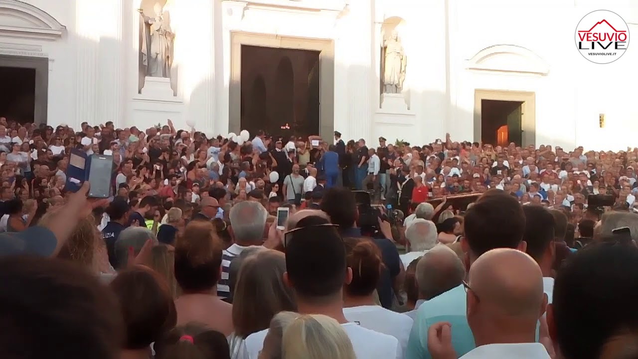 FUNERALI 4 VITTIME DEL CROLLO DI GENOVA A TORRE DEL GRECO