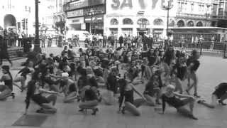 Beyonce 100 Single Ladies Flash-Dance Piccadilly Circus, London for Trident Unwrapped