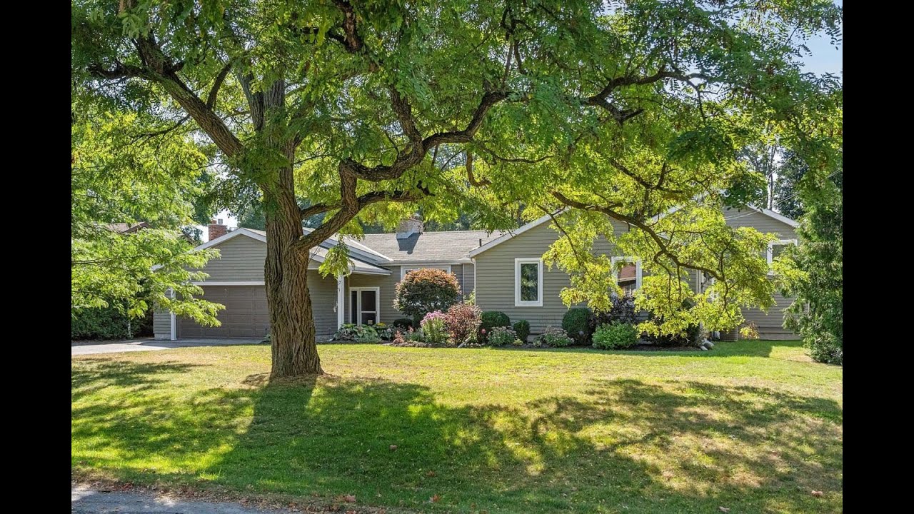 17 Cedarview Dr, Peterborough, ON Sotheby's International Realty