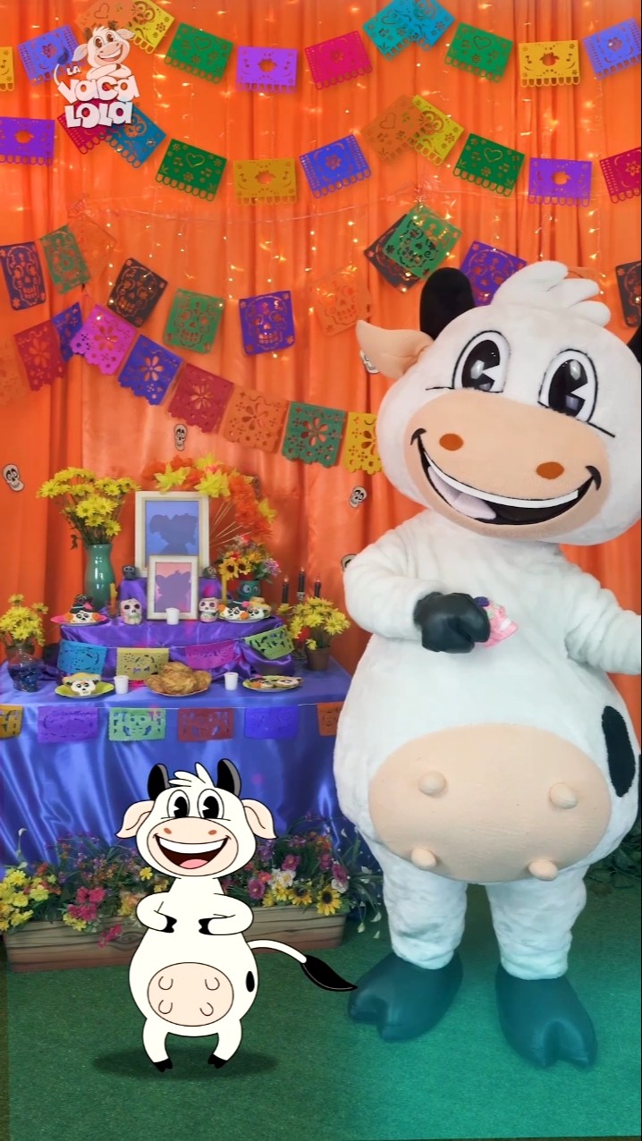 ¡Baila con La Vaca Lola! Aprende la Canción 'Calaveritas de Azúcar' para el Día de Muertos #Shorts