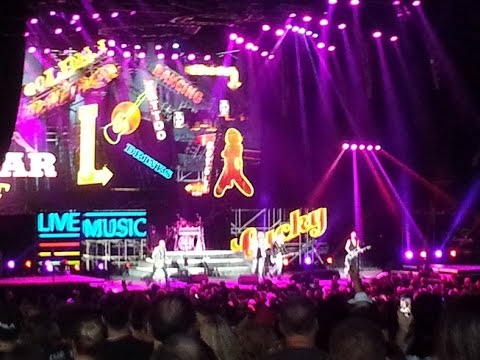 Def Leppard - Armageddon It (Live)