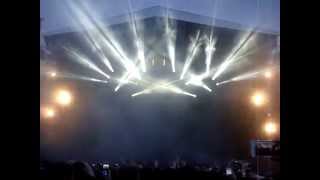 Arctic Monkeys - Do I Wanna Know? (Finsbury Park, Saturday 24.05.14)