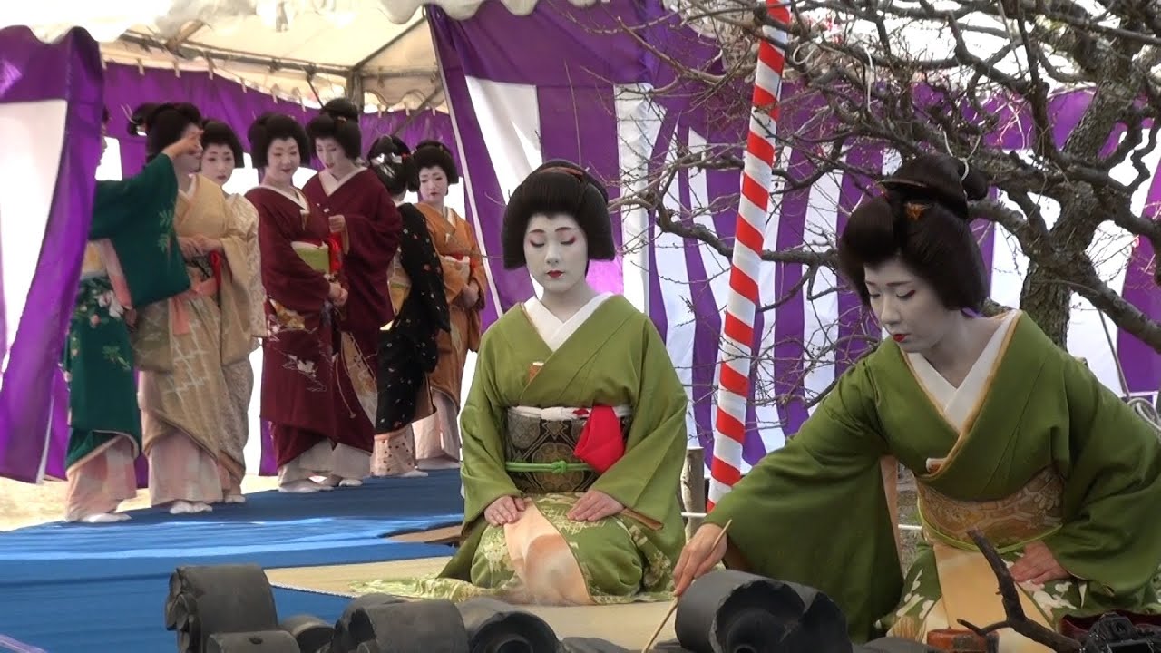 北野天満宮　梅花祭　野点 Tea ceremony at Baikasai of Kitano-Tenmangu [continuous]