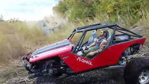 1.9 Axial Wraith Crawling In The Fall Mountains