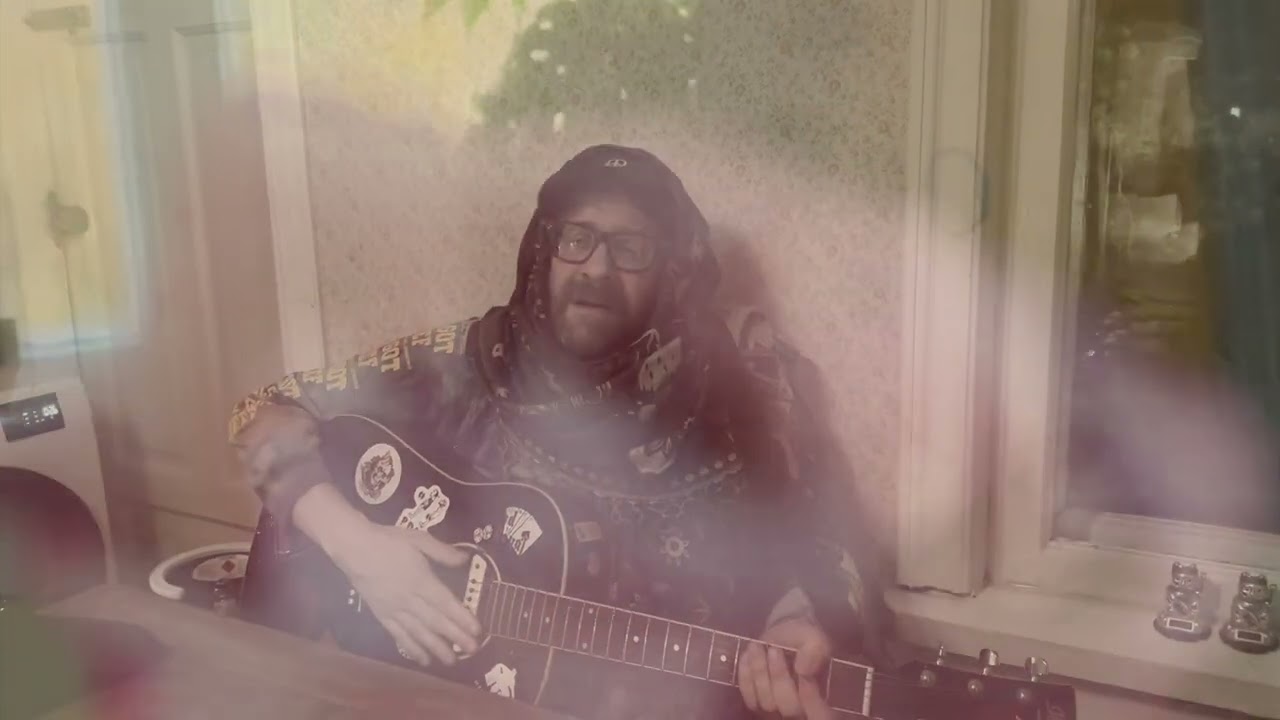 Local Al -  En mä jaksa enää mitään (jee jee jee) (Official Video)