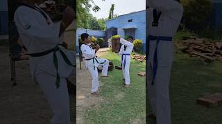 breaking 🥋🥋#breaking #taekwondo #karate #martialarts #power #motivation #youtubeshorts #shorts
