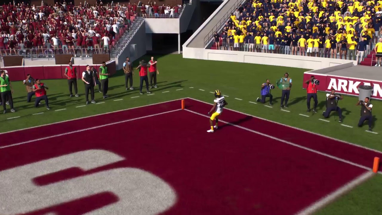 CFB26 B1GxSEC Michigan Wolverines at Arkansas Razorbacks