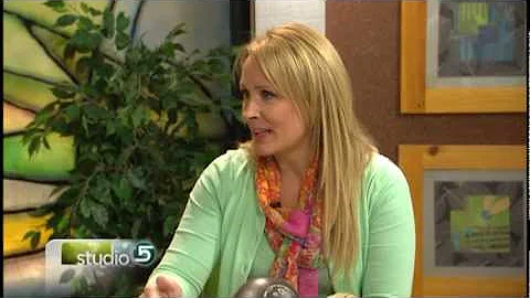 Why You Should Ask For Help: Julie Hanks LCSW on Studio 5