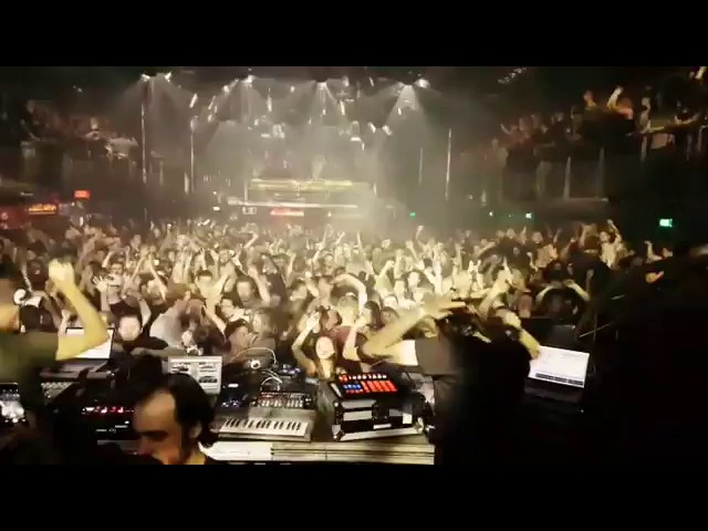 Tonton Reinier Zonneveld playing Sharp Bust @ Melkweg Amsterdam 24-02-2017 di YouTube Tonton Reinier Zonneveld playing Sharp Bust @ Melkweg Amsterdam 24-02-2017 di YouTube
