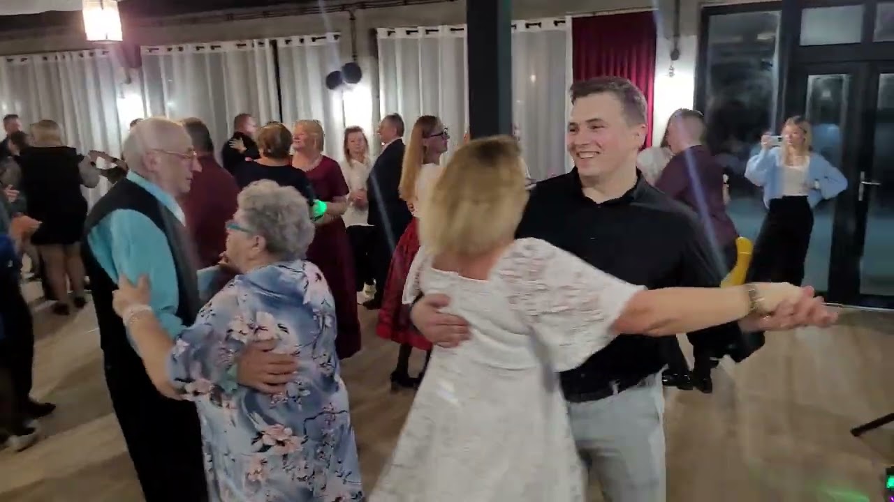 12 października 2025 Piękny TANIEC EMILA i DANUSI w TACZOWIE z Kapelą Zbigniewa Ciechowicza 