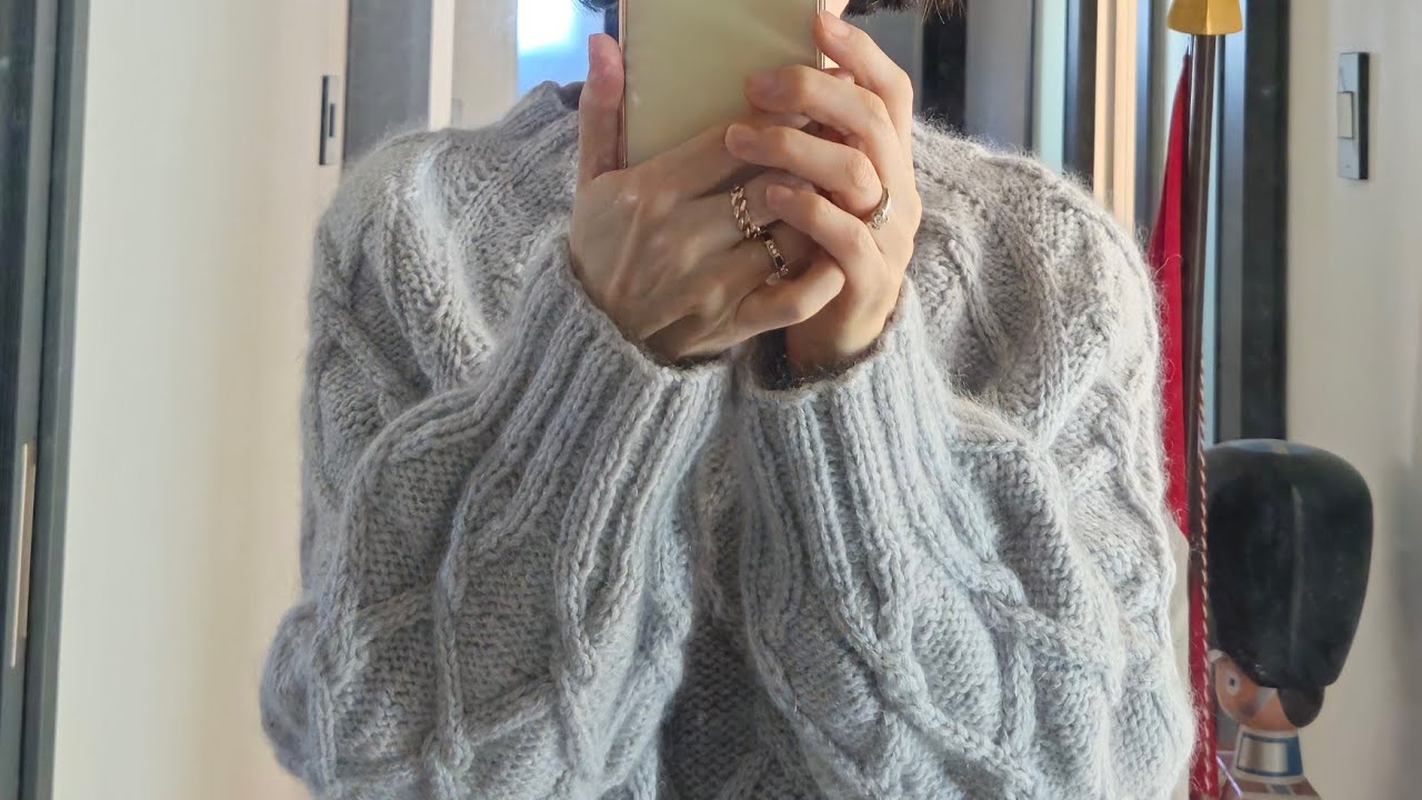 사부작 손뜨개 : 이것은 제 개인의 것입니다!그런데 이제 그 도안이 있는 것도 같고 없는 것도 같은...^^#꽈배기스웨터#대바늘스웨터#니팅포올리브