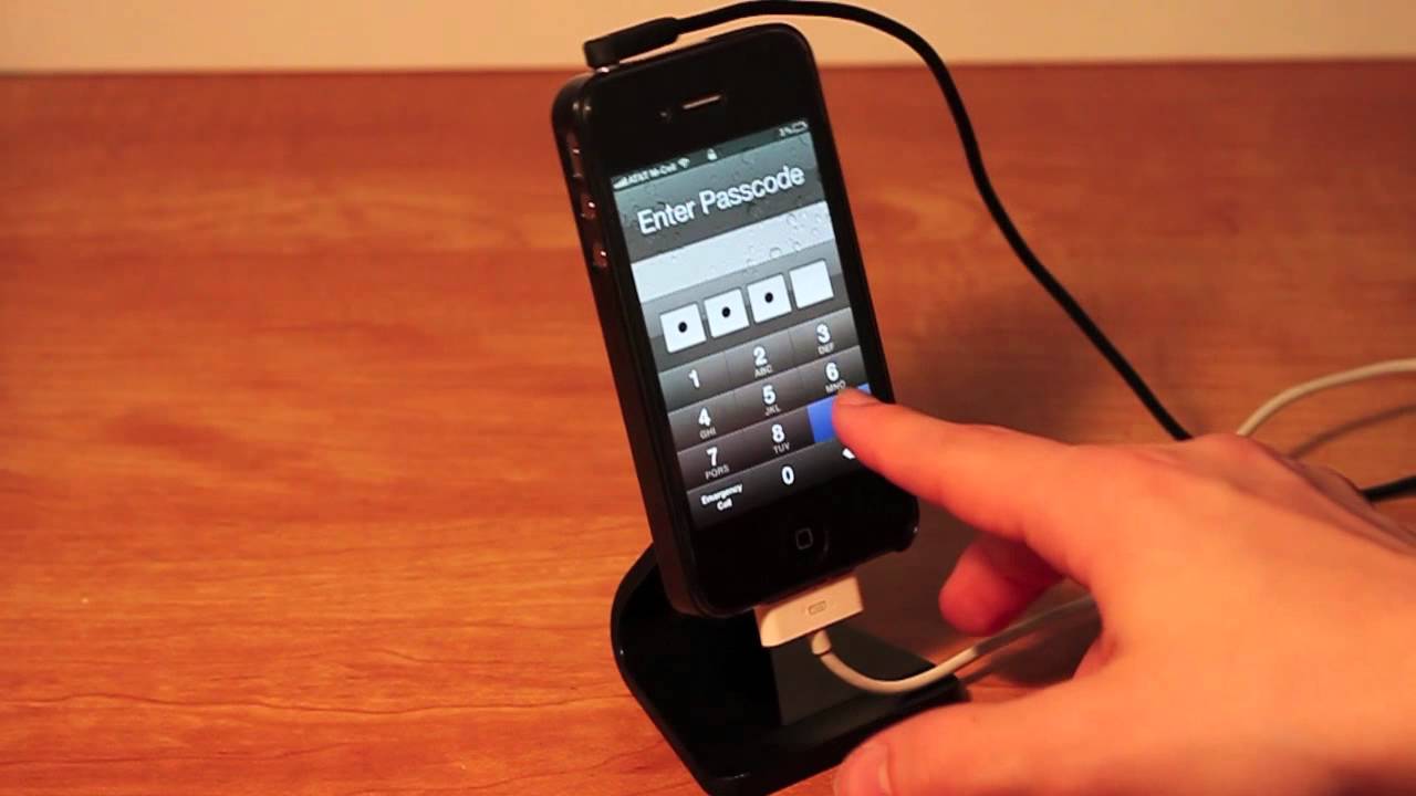 Bluelounge Milo Stand Review & Switcheasy Nude: iPhone 4S Dock Alternative