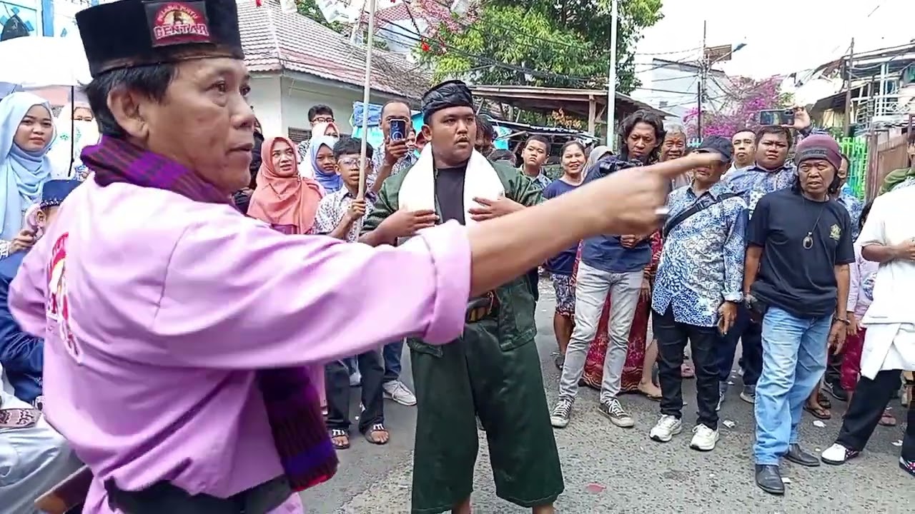 𝘗𝘈𝘓𝘈𝘕𝘎 𝘗𝘐𝘕𝘛𝘜.. 𝘑𝘈𝘞𝘈𝘙𝘈 𝘔𝘐𝘕𝘛𝘈 𝘎𝘈𝘕𝘛𝘐𝘈𝘕 𝘉𝘌𝘙𝘈𝘕𝘛𝘌𝘔 𝘚𝘈𝘔𝘈 𝘗𝘌𝘕𝘎𝘈𝘕𝘛𝘌𝘕 𝘓𝘈𝘒𝘐..