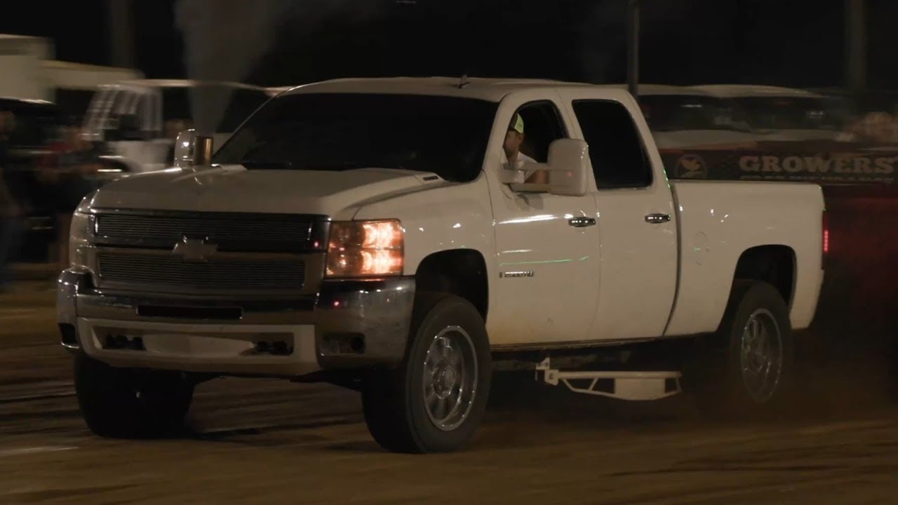2,500$ Street Diesel Class down at the Hopkins County Fair in Madisonville, Kentucky
