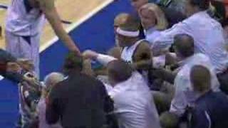 Jason Terry Kisses Fan