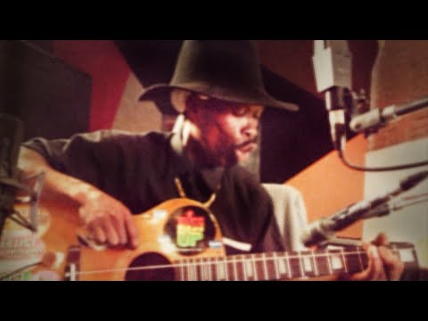 Brushy One String | Drummer Man
