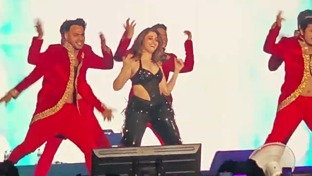 Aaj Ki Raat ||  Tamanna Bhatia | Ny Party Concert 2025 | Biswa Bangla Prangon Kolkata|