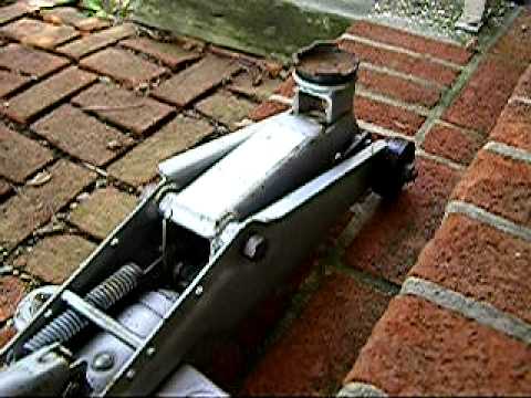 How To Use A Hydraulic Jack Youtube