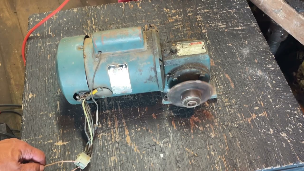 Reliance duty master ac motor  with master XL gearmotor running