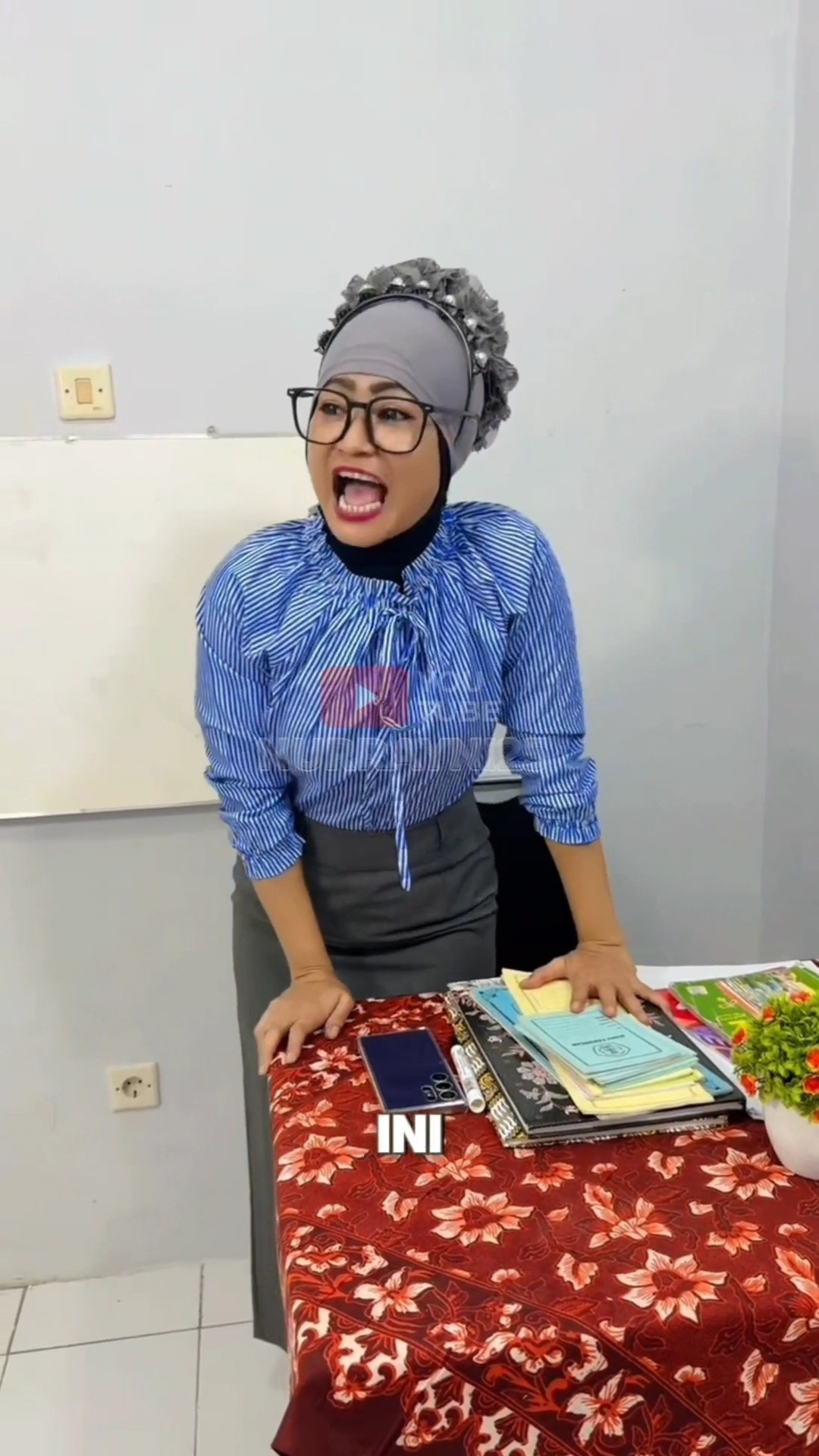 SIAPA YANG KE SEKOLAH BELUM MANDI HAYO | NURRAYNI25