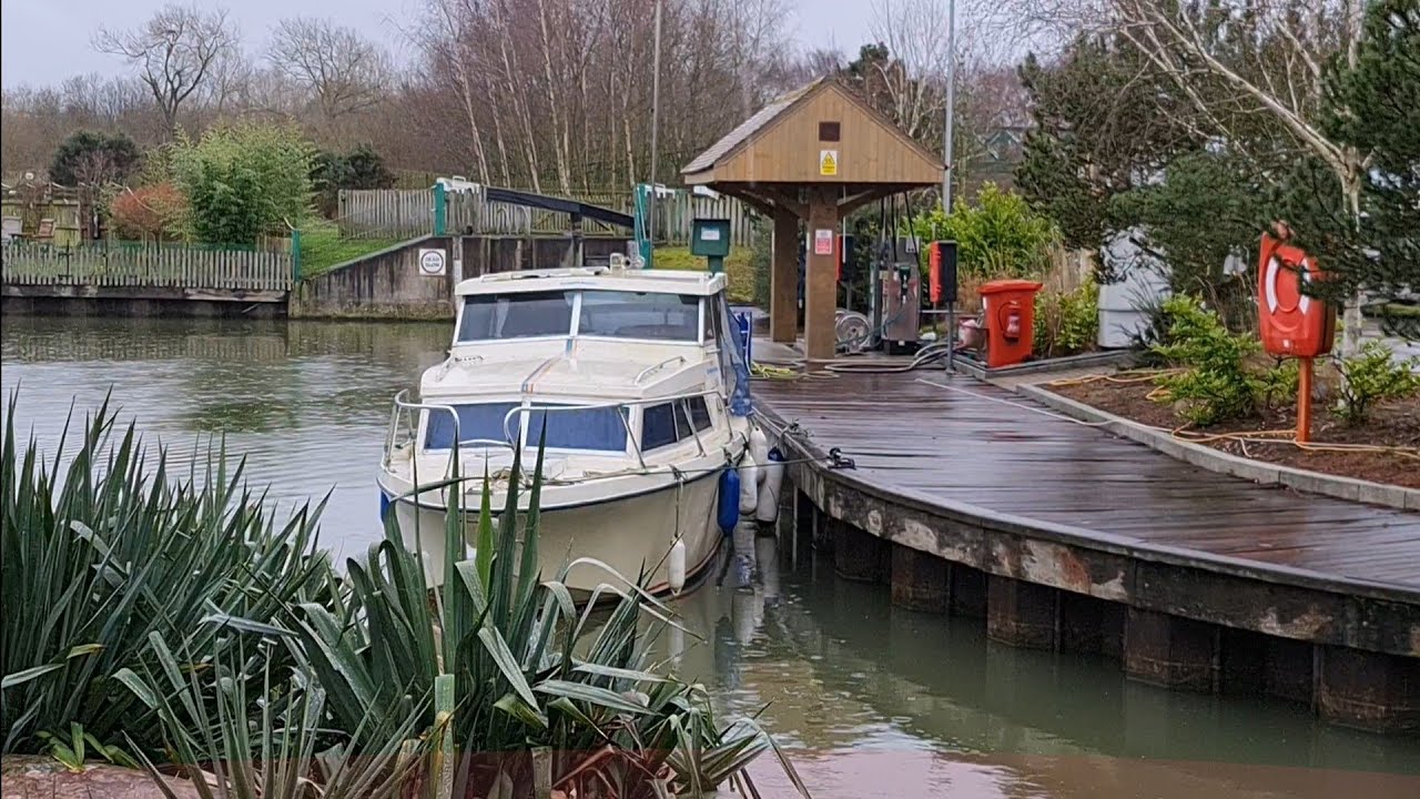 Birchwood 22 River Cruiser Boat Project Restoration / Renovation #1 - Torksey Lock to Burton Waters