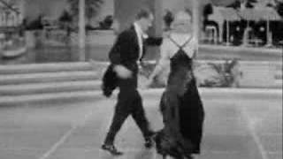 Video thumbnail of "Fred Astaire and Ginger Rogers - Smoke Gets In Your Eyes"