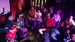 Download Lagu The Gross - Tak Ada Perbedaan MP3