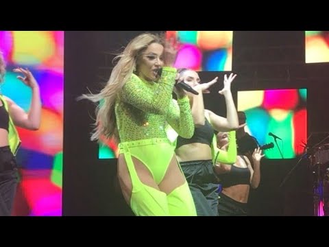 Hadise Sahnede Twerk Yaptı (Harbiye Konseri 2019)