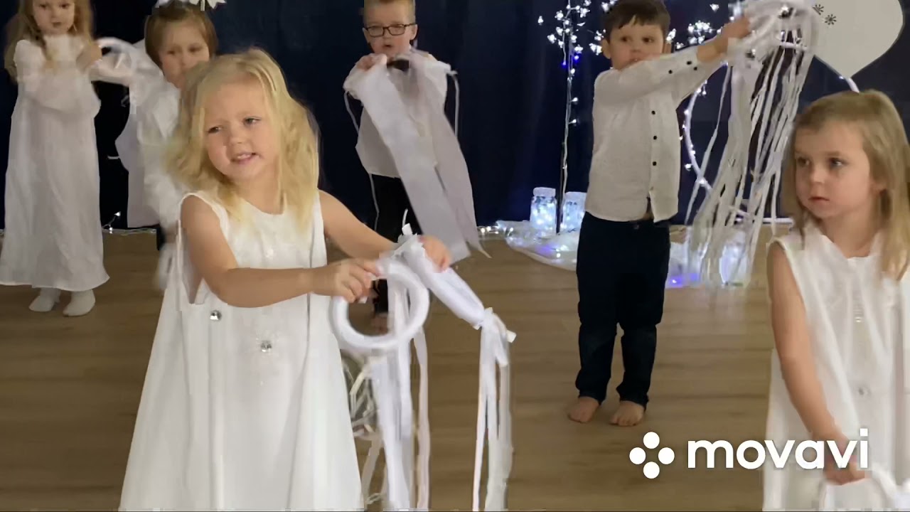 Taniec z szarfami. Piosenka dla babci i dziadka. PRZEDSZKOLINEK TARNOW