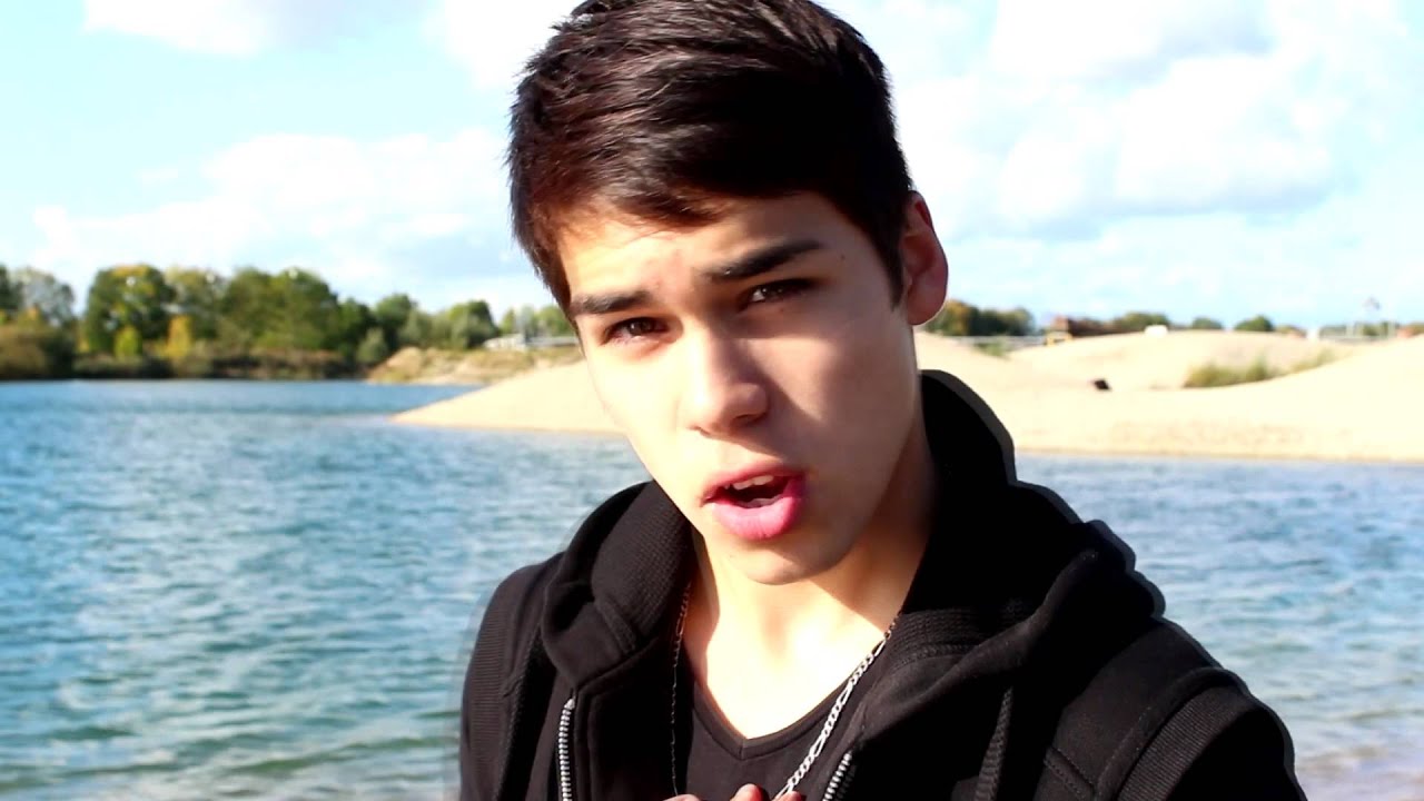 Flo-Rida - Whistle (Spanish Cover by Roberto)