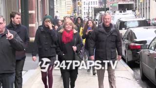 (Exclusive) Taylor Swift walking around Tribeca with her Family in New York City