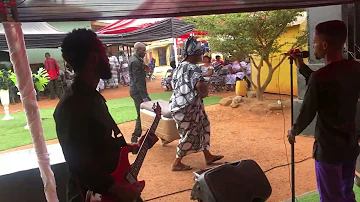 Hena ne wo by Wofa Asomani performed at Kwadaso King’s niece funeral by a cripple