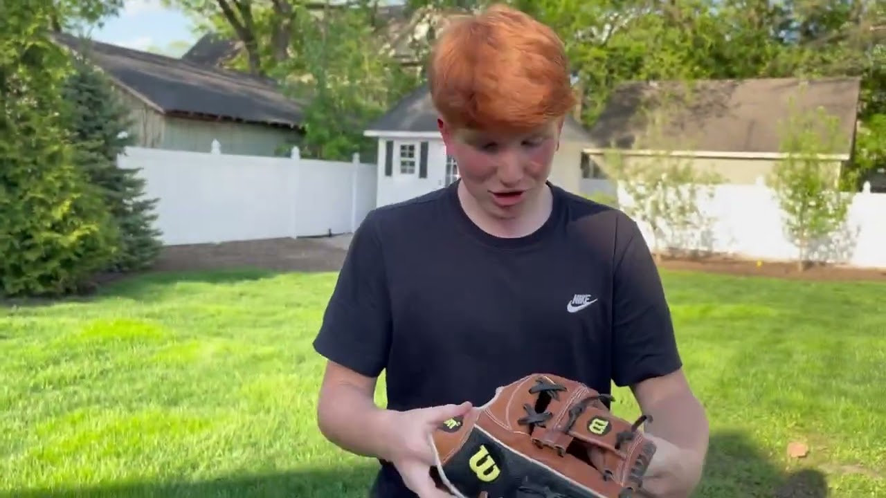 WILSON A200 11.75 INCH INFIELDERS MITT REVIEW - SHORT UNBIASED REVIEW