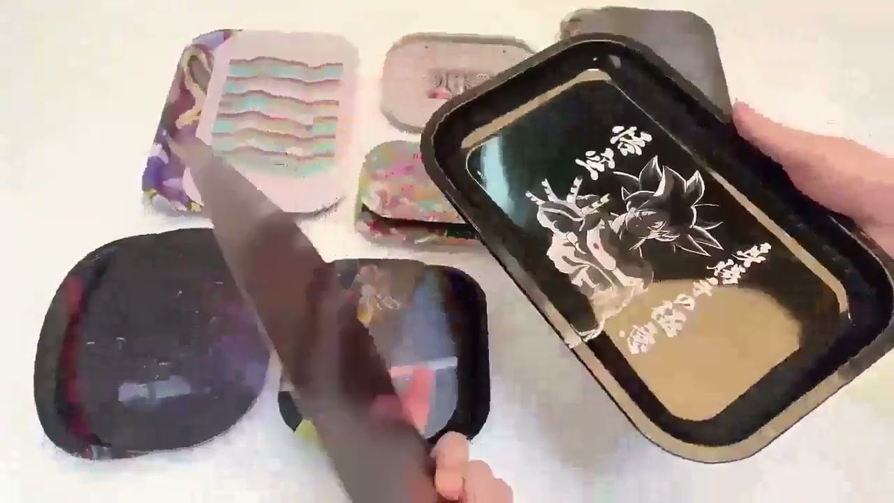 Display styles of rolling tray with magnetic lid