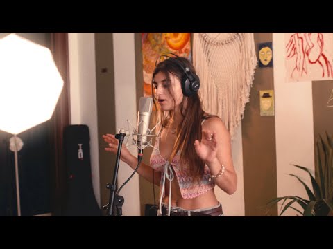 I Keep On Falling II Home Studio Live Session