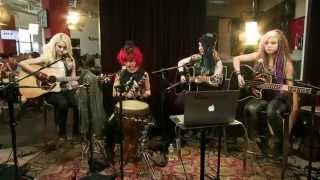 Miniatura del video "Cherri Bomb - Shake The Ground Acoustic (Live)"