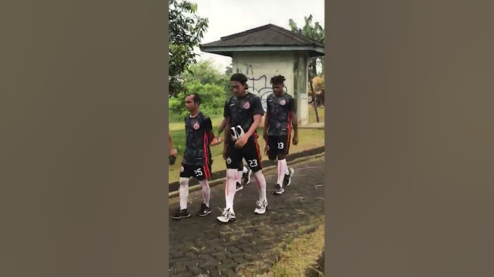 Para pemain persija bersiap untuk latihan #persija #guepersija #jakarta #liga12022 #training