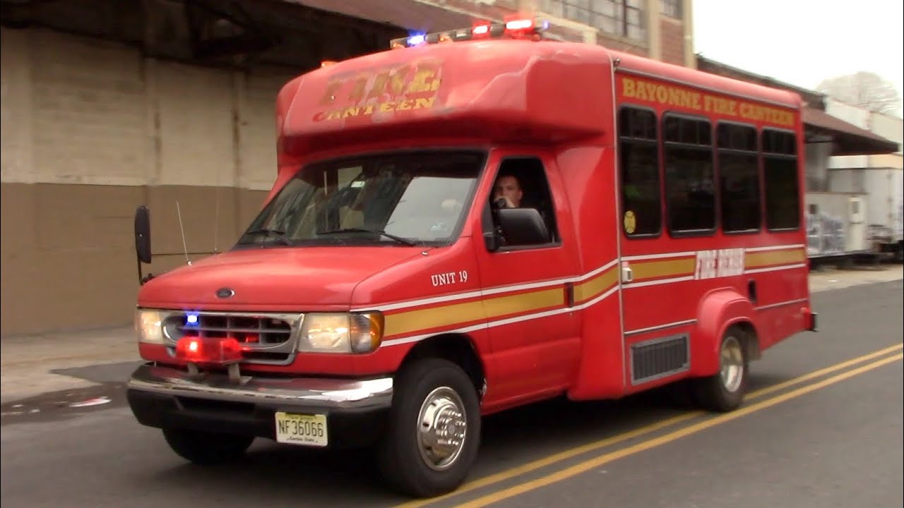 Bayonne Fire Department Canteen Unit 19 And Unit 2 Responding 41123