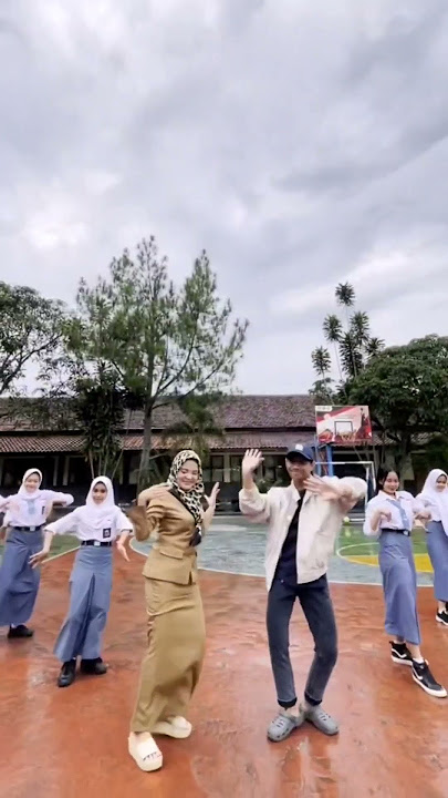 guru gemoy murid asoy semua enjoy❤️ #shorts #joget #cantik #masasekolah #trending