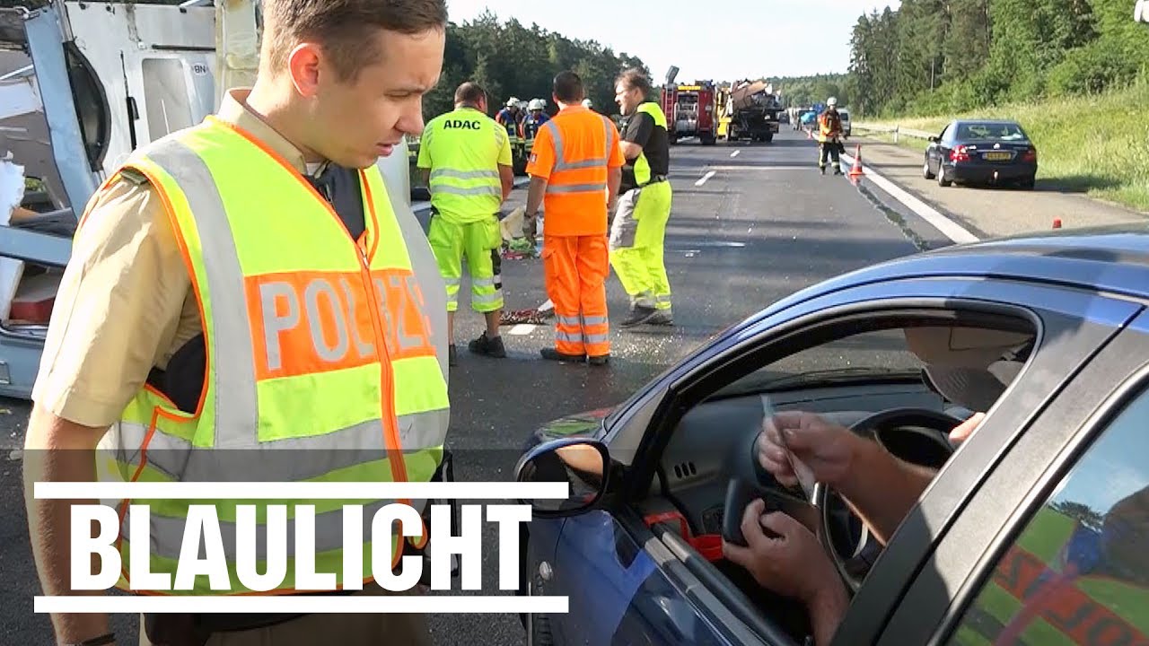 Feuerwehr freut sich: Eine perfekte Rettungsgasse!