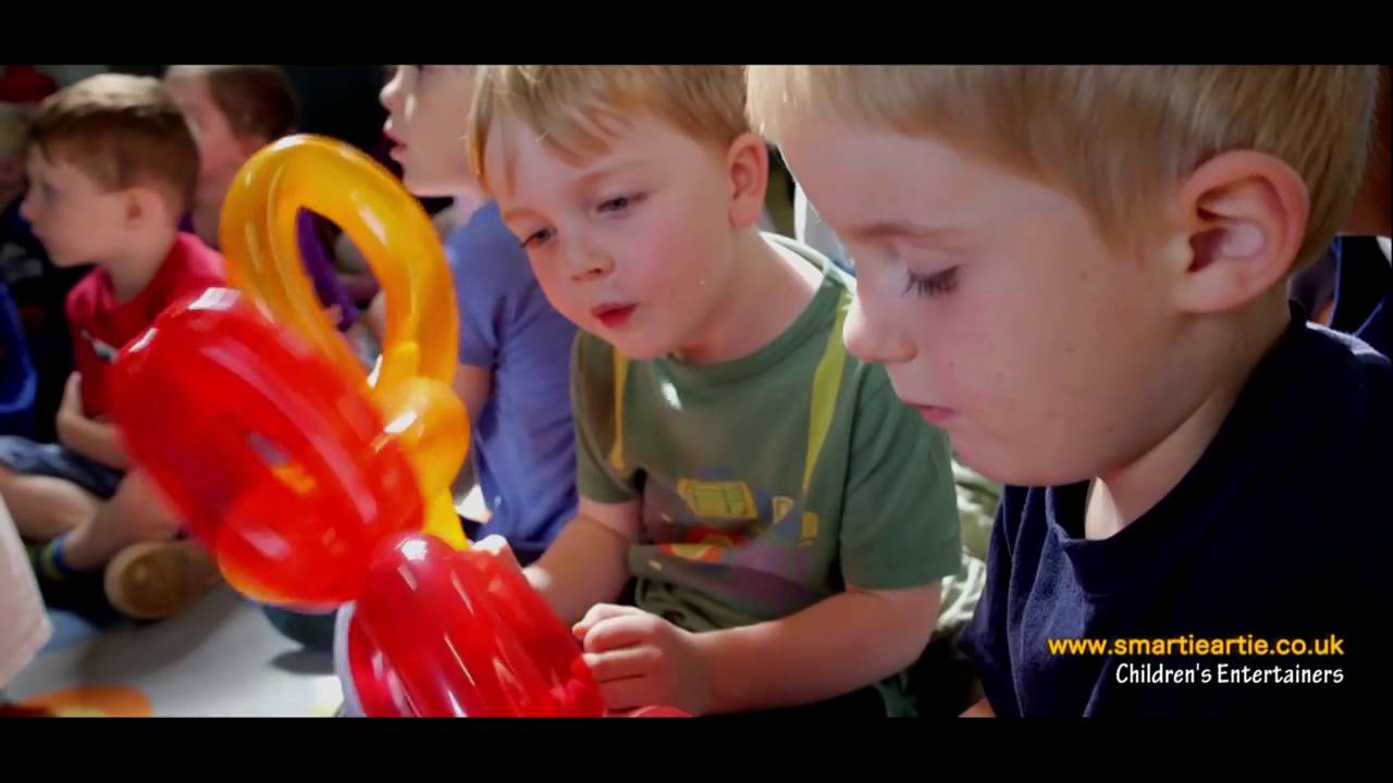 Children's Entertainers - Smartie Artie