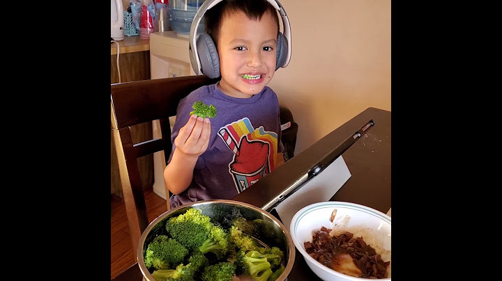 Little kid  Loves Eating Broccoli #Shorts