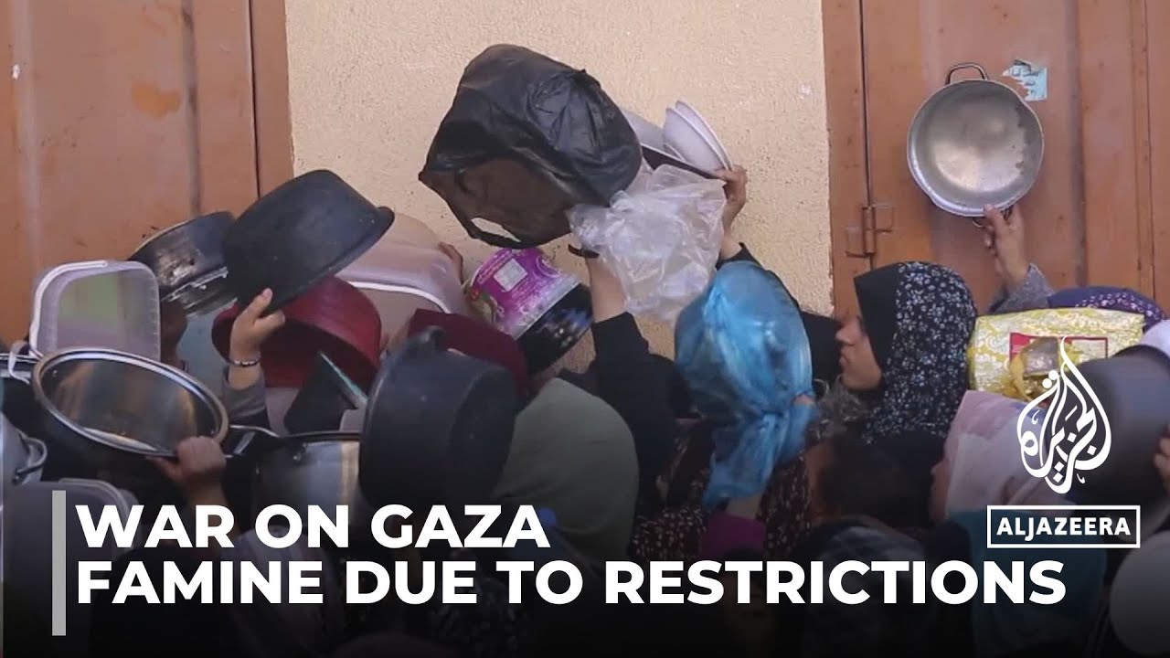 يخاطر الفلسطينيون بحياتهم للحصول على المساعدات، في حين أن القيود الإسرائيلية تفاقم أزمة الجوع.