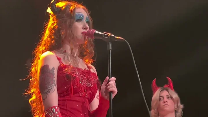 Chappell Roan  Coffee (Live at Bowery Ballroom 08....