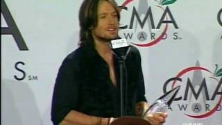 Keith Urban - Backstage after winning E of the yr CMA.mpg